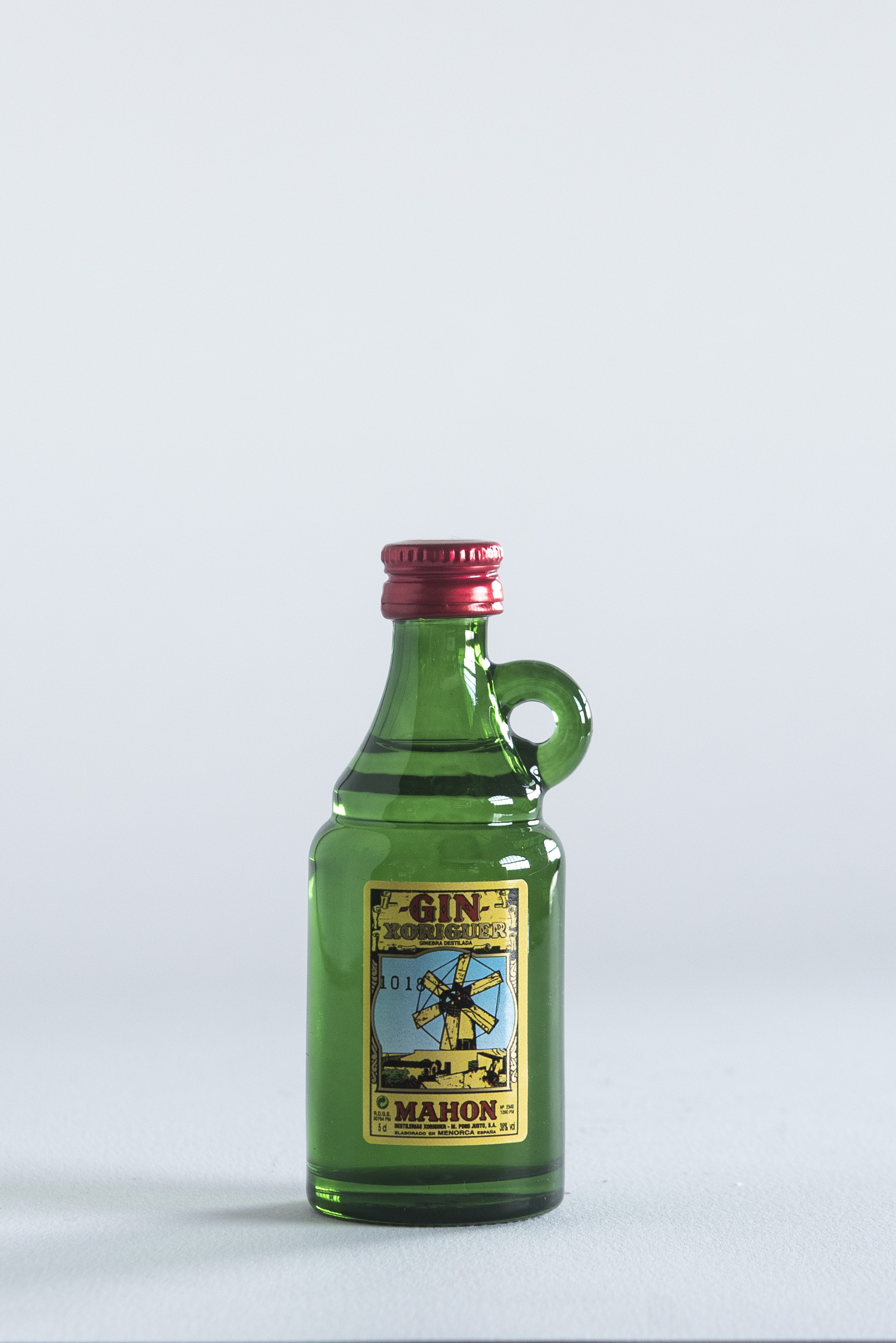 931-miniatura-gin-xoriguer-5-cl-caja-24-botellines-image-0